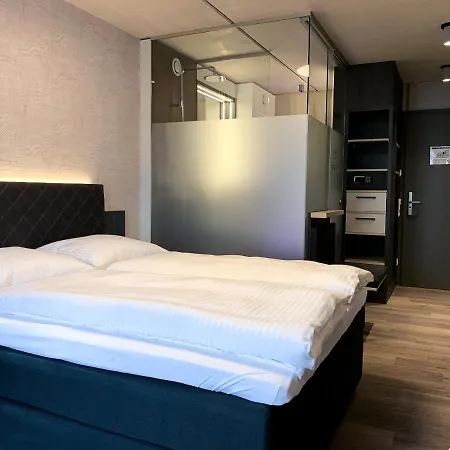 Zeitgeist Отель Варбург